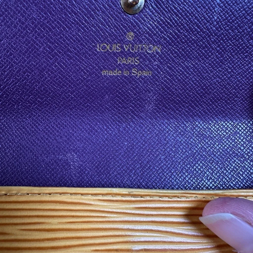 Louis Vuitton epi leather Sarah Portefeuille long wallet